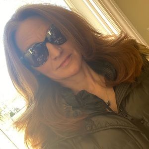 Meet your Posher, Suzanne